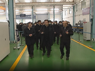 泰安市重點項目“集中觀摩大比拼”活動走進立為激光年產1.5萬臺激光數控機床生產基地項目，實地了解企業開工復產及項目推進情況